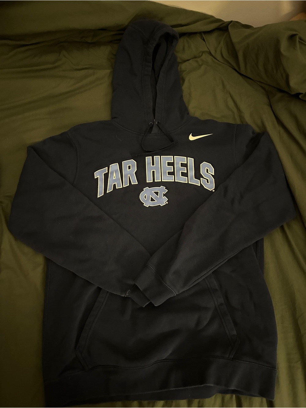 Nike Tar Heels Navy Pullover Hoodie - Men's Medium